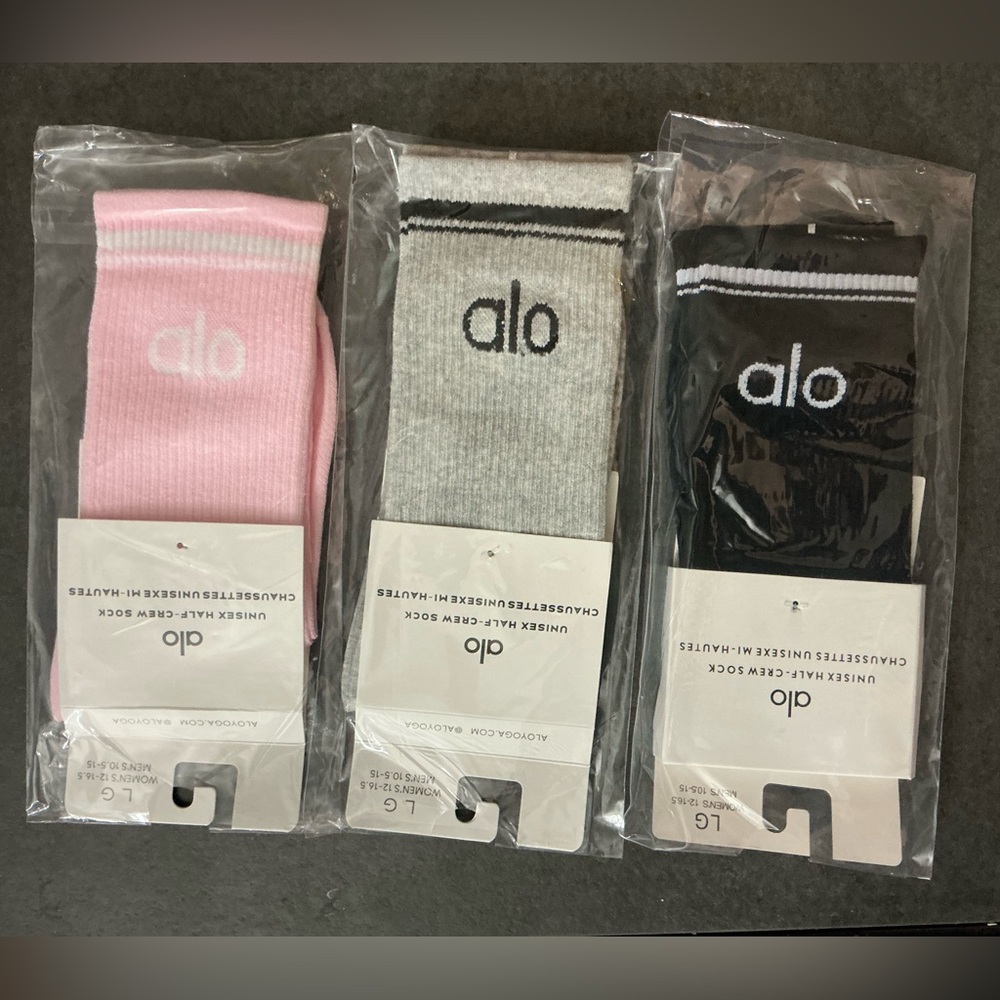 ALO 3 pairs unisex, crew socks, size large